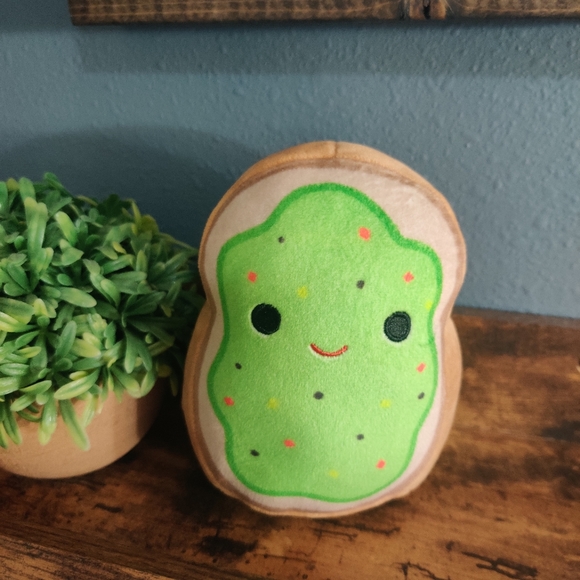 Sinclair Squishmallow 5" Avocado Toast No Hang Tag Good Condition Stuffed Plush - Picture 1 of 6